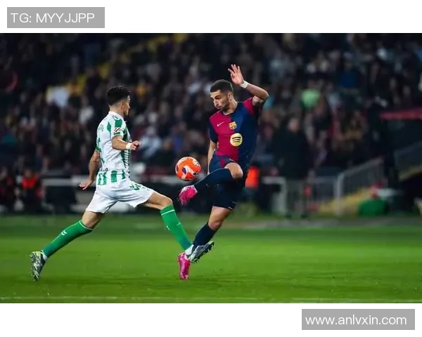 塞维利亚逆转击败瓦伦西亚，暂时排名西甲榜首